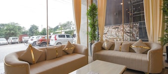 Fabhotel Ronald Inn
