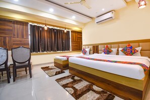 Luxury Suite | Egyptian cotton sheets, premium bedding, in-room safe, free WiFi - Fabhotel Seven Inn 3.0 (Bhubaneshwar)