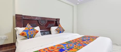 Luxury Suite | 1 bedroom, Egyptian cotton sheets, premium bedding, in-room safe