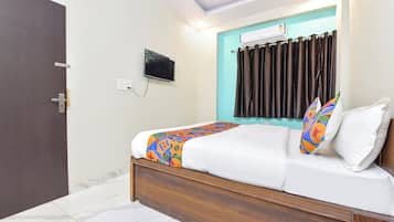 1 bedroom, Egyptian cotton sheets, premium bedding, in-room safe