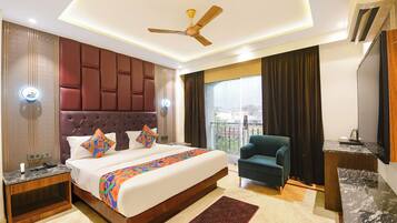 Deluxe kamer | Lakens van Egyptisch katoen, luxe beddengoed, een kluis op de kamer