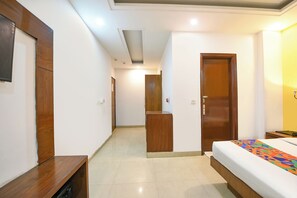Egyptian cotton sheets, premium bedding, in-room safe, soundproofing