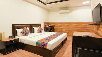 Egyptian cotton sheets, premium bedding, in-room safe, free WiFi