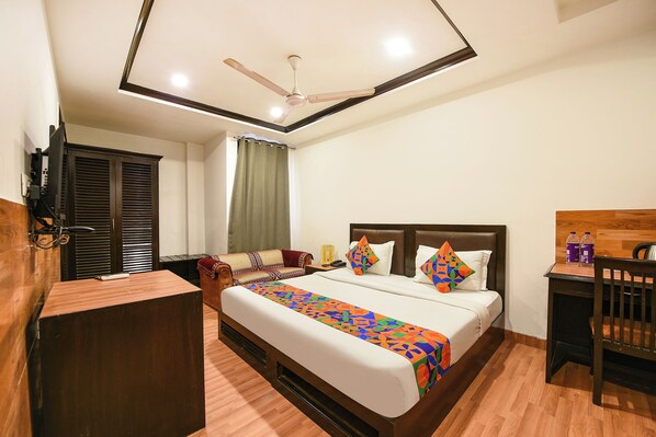 Egyptian cotton sheets, premium bedding, in-room safe, free WiFi