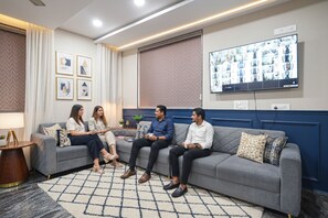 Lobby sitting area - Fabhotel Frendz (Hyderabad)