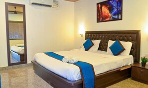 Egyptian cotton sheets, premium bedding, in-room safe, free WiFi - Fabhotel Prime La Gracia Resort (Morjim)