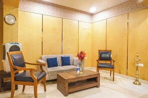 Dining - FabHotel Executive Pearl Inn - Nr. Twin tower (Pune)