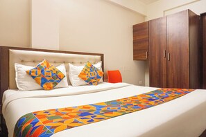 Egyptian cotton sheets, premium bedding, in-room safe - FabHotel Executive Pearl Inn - Nr. Twin tower (Pune)