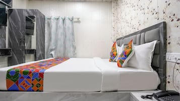 Deluxe Room | Egyptian cotton sheets, premium bedding, in-room safe, WiFi (free)