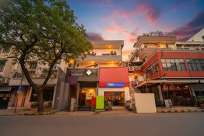 Exterior - Fabhotel Krishna Residency (New Delhi)