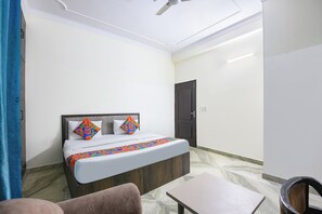 Egyptian cotton sheets, premium bedding, in-room safe, free WiFi - FabExpress The Eden Roc (Noida)