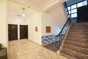 Lobby - FabExpress The Eden Roc (Noida)