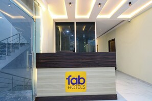 Reception - Fabhotel Rr Living Grand (Hyderabad)