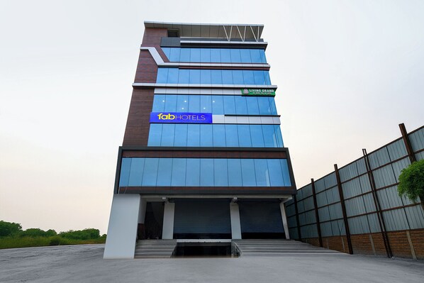 Exterior - Fabhotel Rr Living Grand (Hyderabad)