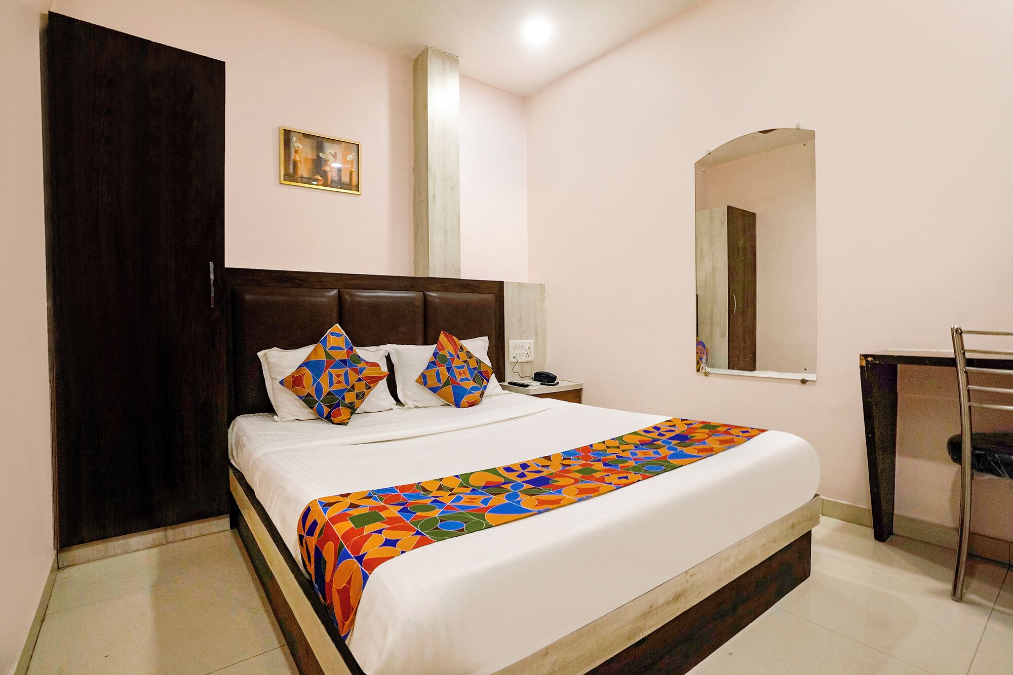 Egyptian cotton sheets, premium bedding, in-room safe, soundproofing