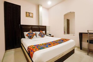 Egyptian cotton sheets, premium bedding, in-room safe, soundproofing