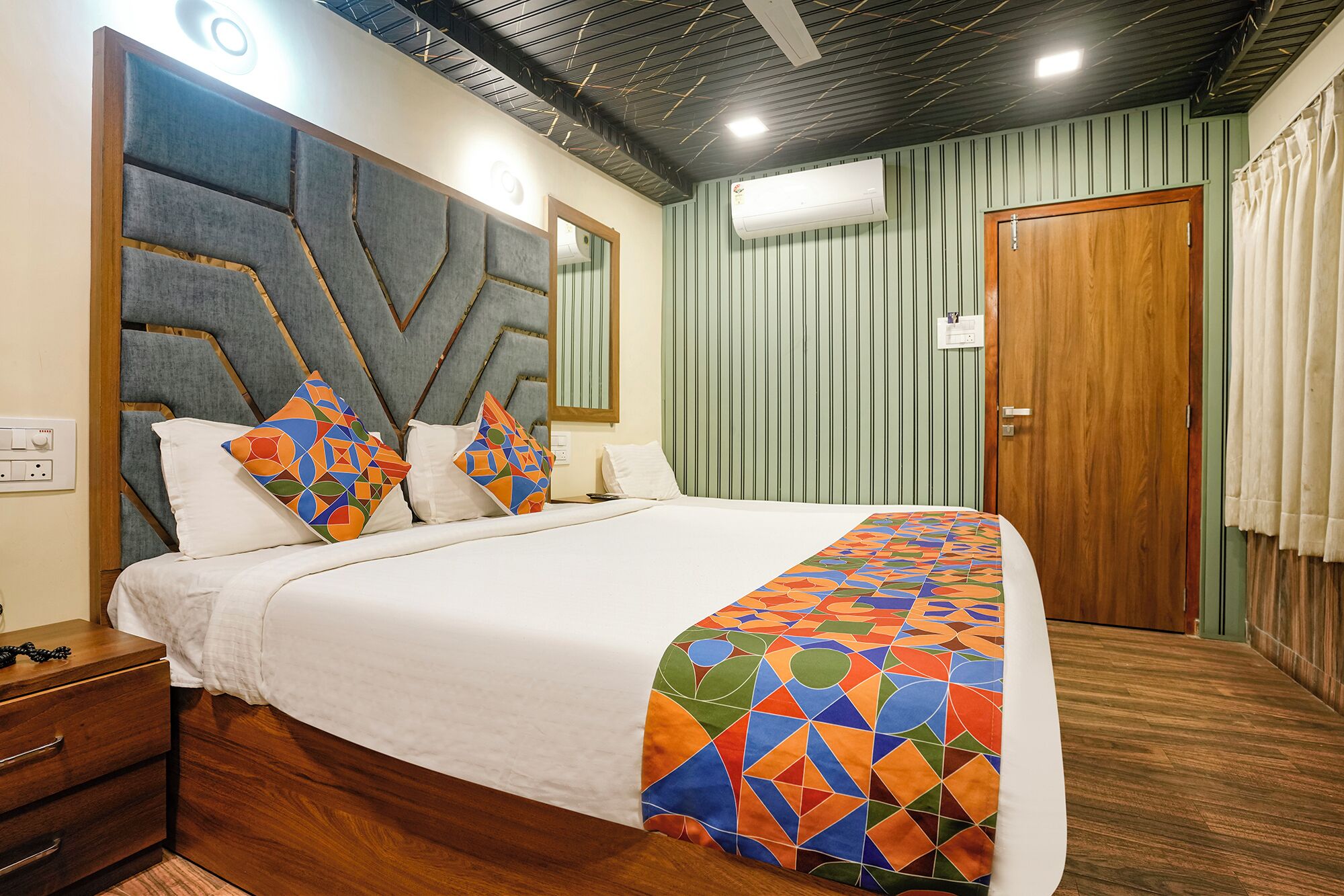 埃及棉床单、高档床上用品、客房内保险箱、免费 WiFi