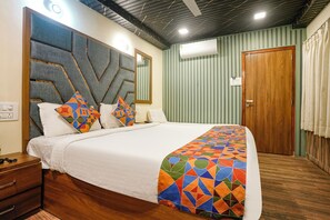 Egyptian cotton sheets, premium bedding, in-room safe, free WiFi - FabHotel Malali Residency (Mumbai)