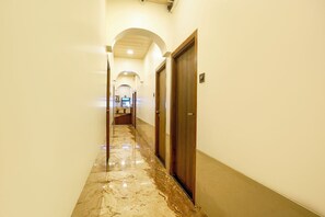 Lobby - FabHotel Malali Residency (Mumbai)