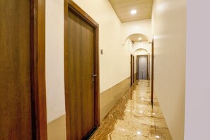 Lobby - FabHotel Malali Residency (Mumbai)