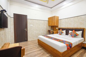 Deluxe Room | Egyptian cotton sheets, premium bedding, in-room safe, free WiFi