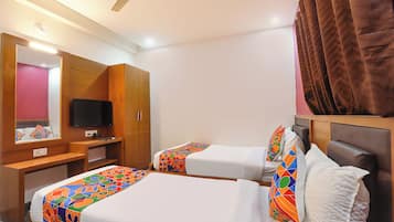 Egyptian cotton sheets, premium bedding, in-room safe, free WiFi