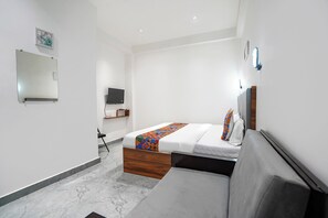 Egyptian cotton sheets, premium bedding, in-room safe, free WiFi