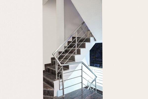 Staircase - Fabhotel Np International (New Delhi)