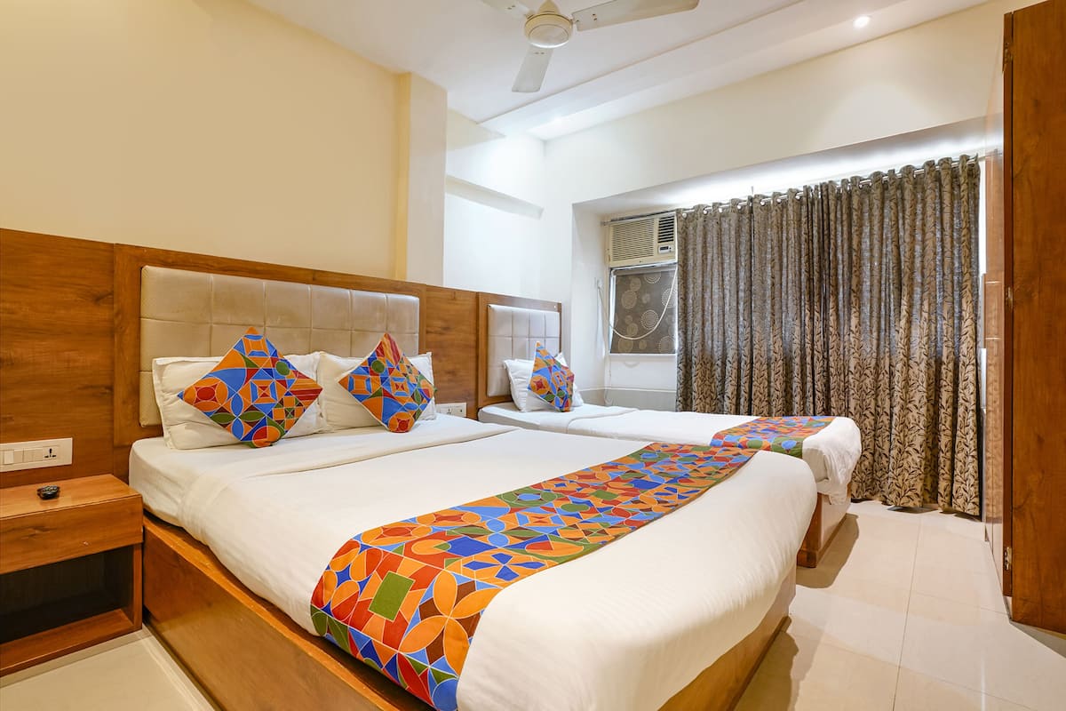 1 bedroom, Egyptian cotton sheets, premium bedding, in-room safe