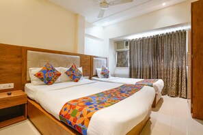 Egyptian cotton sheets, premium bedding, in-room safe, free WiFi - Fabhotel Regal Inn (Mumbai)