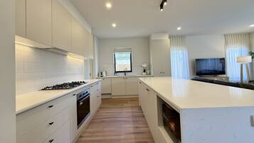 Mikrowelle, Geschirrspüler