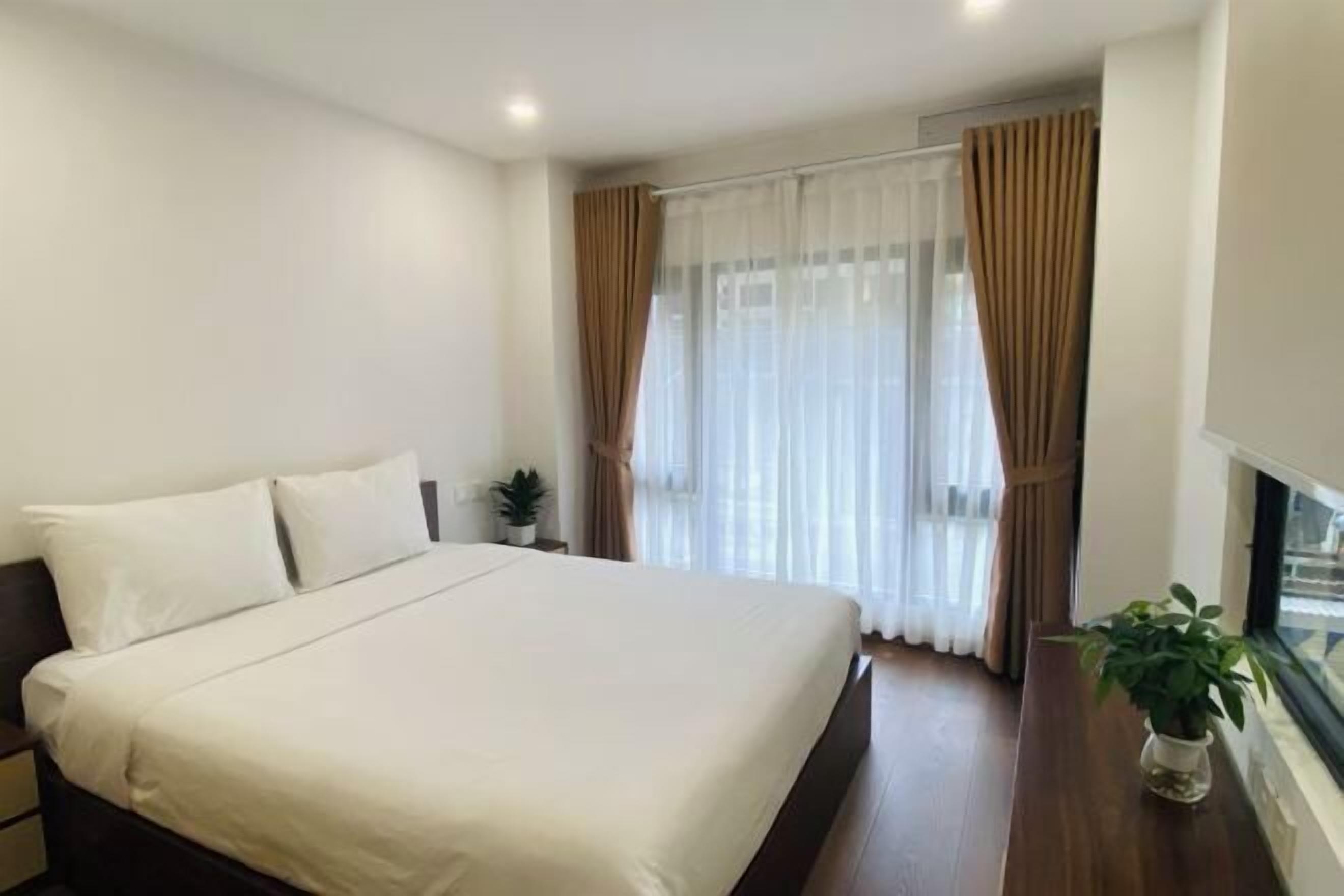 Skrivbord, arbetsyta för laptop, ljudisolering och gratis wi-fi