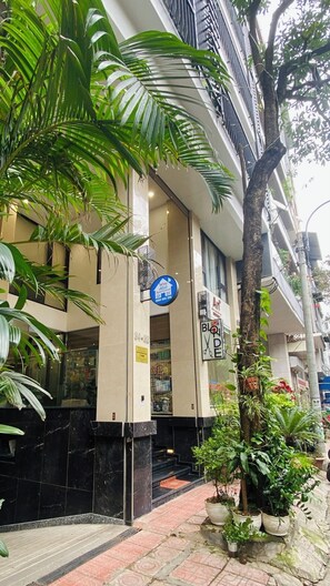 Front of property - Wins Apartment (Hanoi)