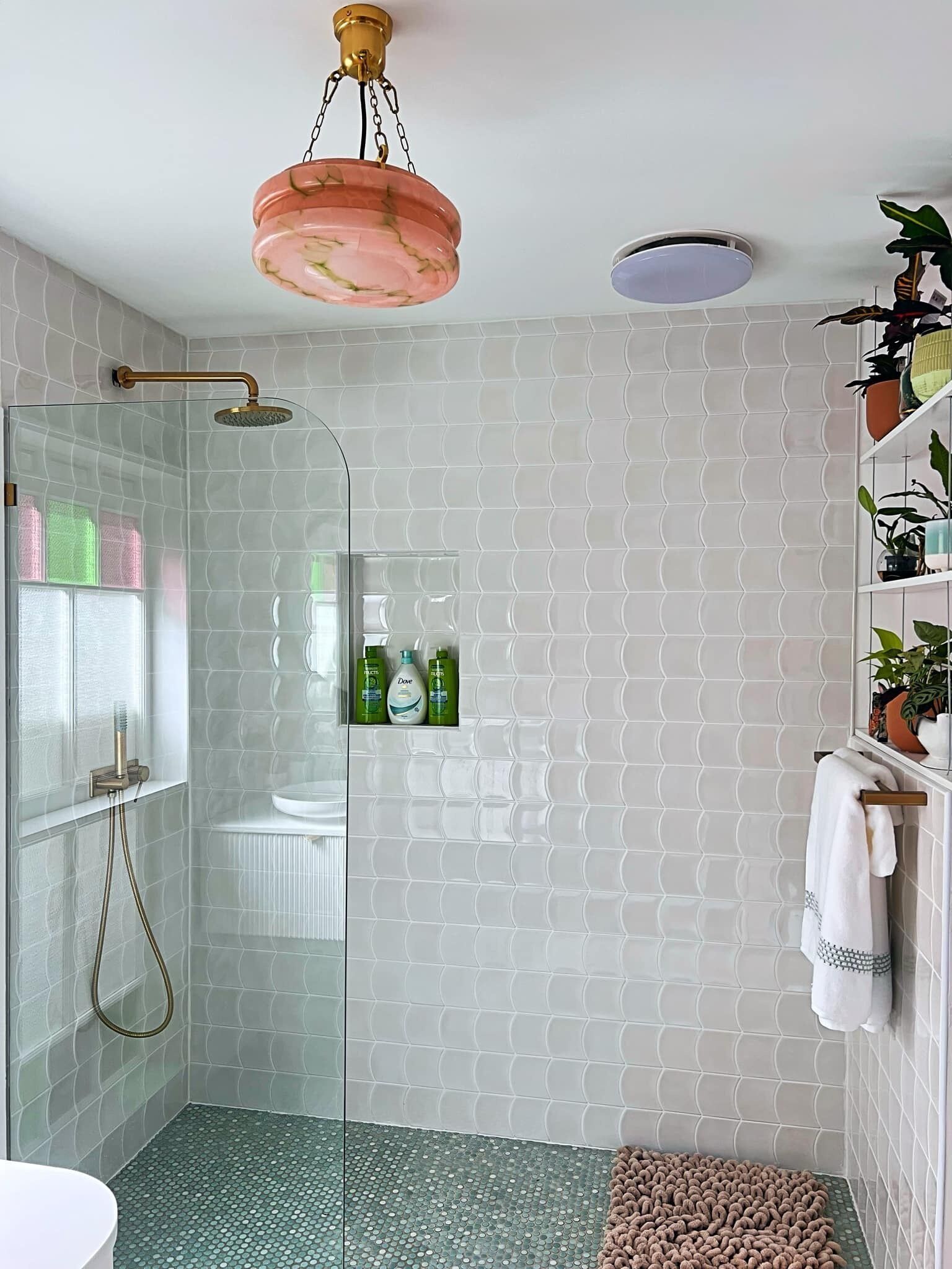 シャワー、ヘアドライヤー、ビデ、タオル