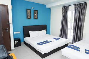 Superior Triple Room | Seterika/papan seterika, Wi-fi percuma 