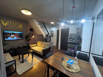 Perfect Staycation for Family and Friends, near the Beach and Islands. 