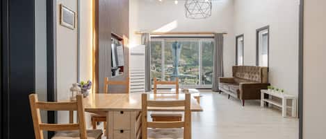 Basic-Zimmer, 2 Schlafzimmer (Deluxe Type A (Pool Villa/BBQ))