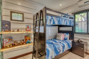 3 bedrooms, desk, iron/ironing board, travel cot