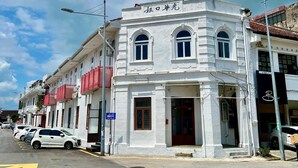 Gambar tidak terklasifikasi, 4 dari 122, tombol