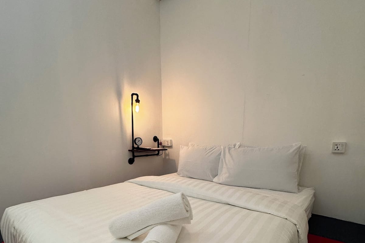 스탠다드 더블룸, 퀸사이즈침대 1개, 금연 | 무료 WiFi, 침대 시트