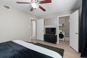 1 bedroom, desk, iron/ironing board, WiFi