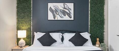 1 bedroom, desk, iron/ironing board, WiFi