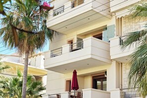 Front of property - Casa Romain near the beach (Chania)
