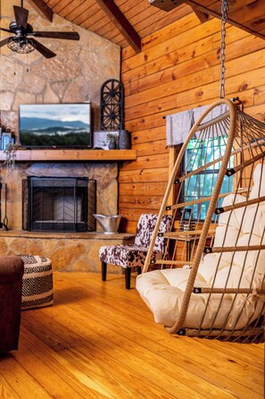 Smart TV, fireplace