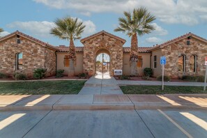 Exterior - Paradise Village by Cloud Dream Homes (Ivins)
