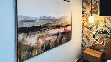 3 chambres, coffres-forts dans les chambres, bureau