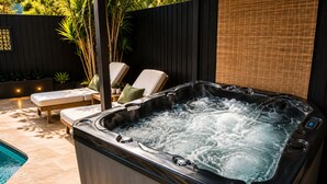 Terrace/patio - Tropical retreat with pool, Mineral spa & games room! (Mudgeeraba)