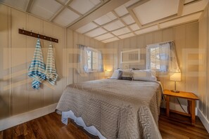 1 bedroom, travel cot, WiFi, bed sheets