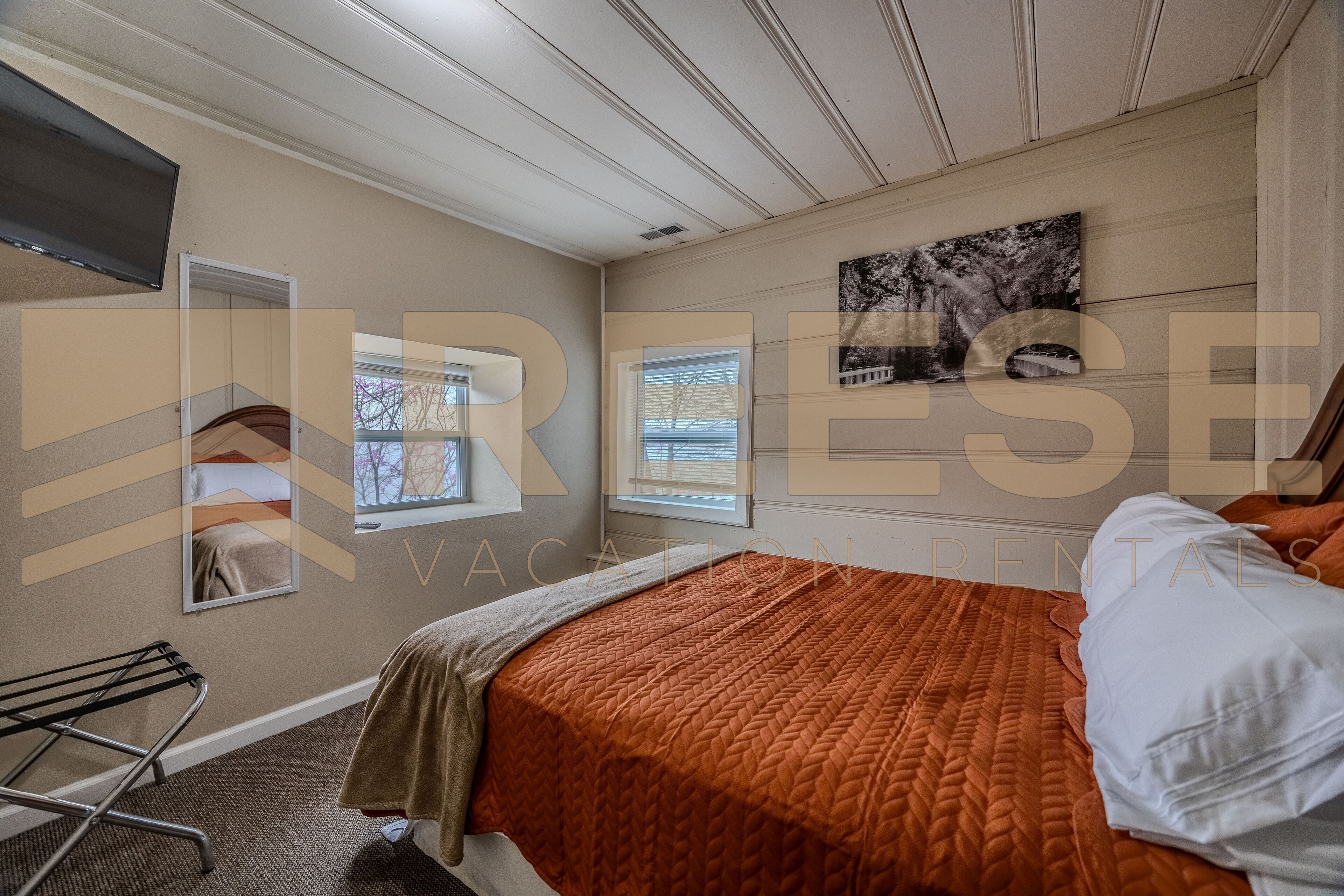 3 bedrooms, iron/ironing board, travel cot, WiFi