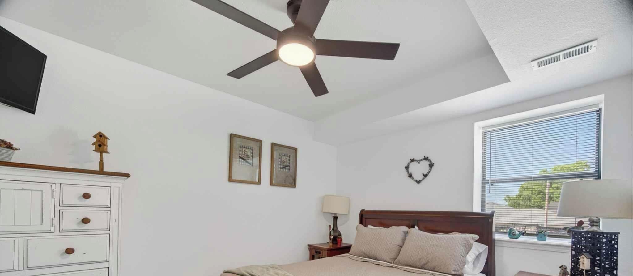3 bedrooms, iron/ironing board, travel crib, WiFi (free)
